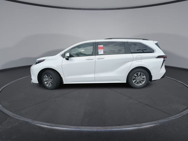 2025 Toyota Sienna LE