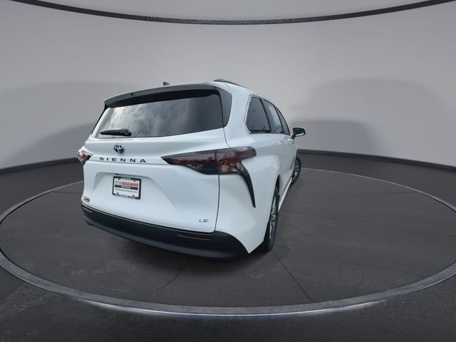 2025 Toyota Sienna LE