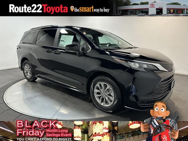 2025 Toyota Sienna LE