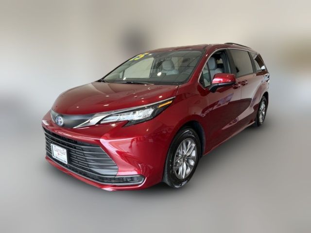 2025 Toyota Sienna LE