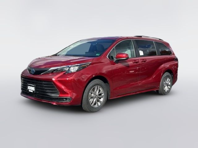 2025 Toyota Sienna LE