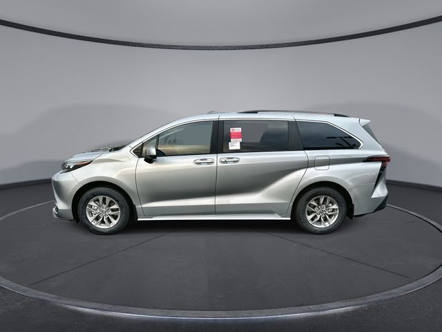 2025 Toyota Sienna LE