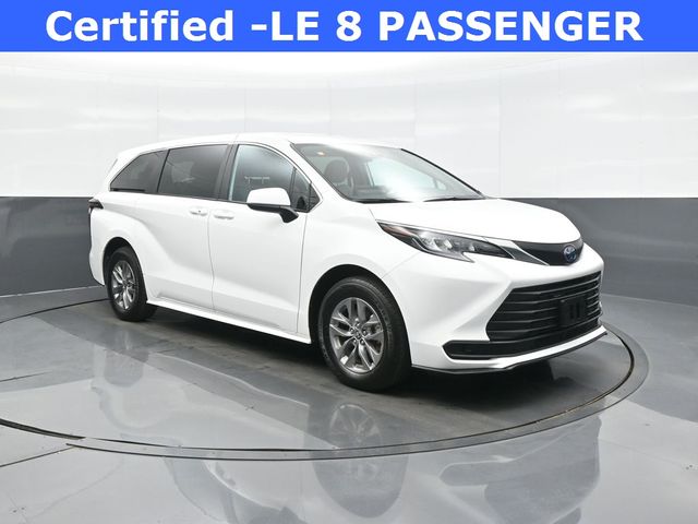 2025 Toyota Sienna LE
