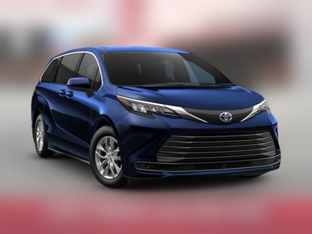 2025 Toyota Sienna LE