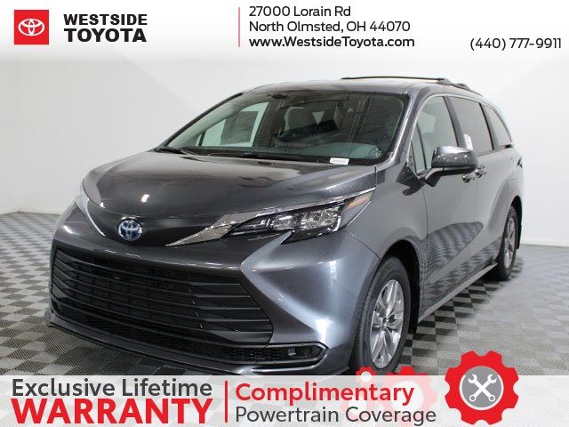 2025 Toyota Sienna LE