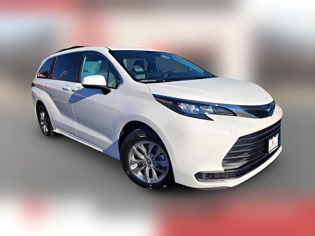 2025 Toyota Sienna LE