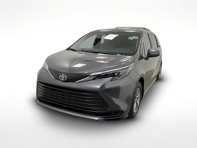 2025 Toyota Sienna LE