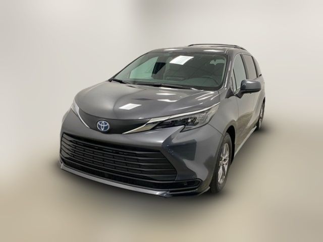 2025 Toyota Sienna LE