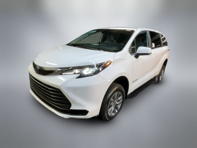 2025 Toyota Sienna LE