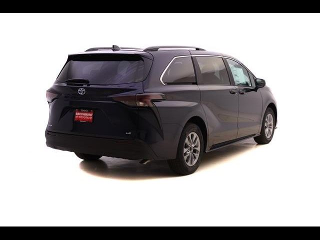 2025 Toyota Sienna LE