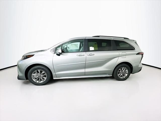 2025 Toyota Sienna LE