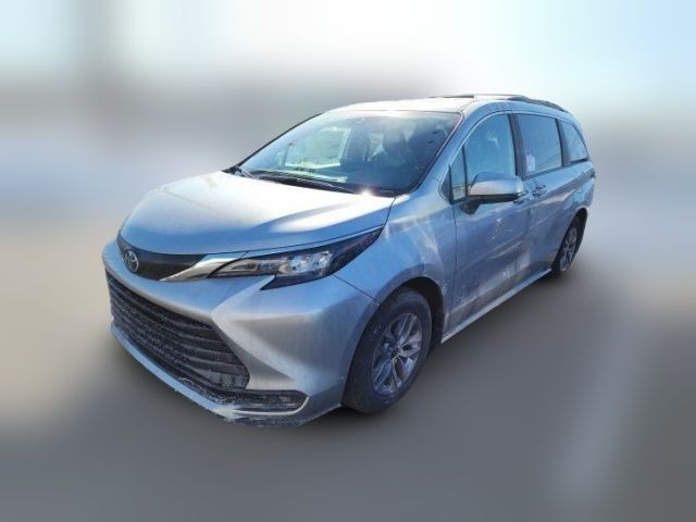 2025 Toyota Sienna LE