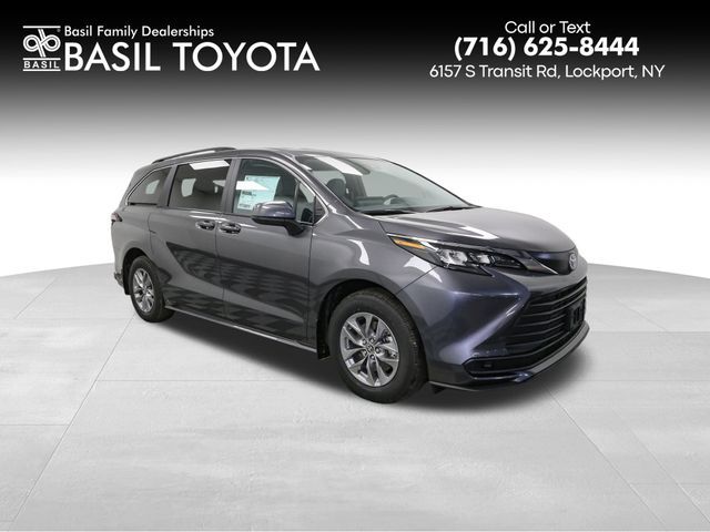 2025 Toyota Sienna LE