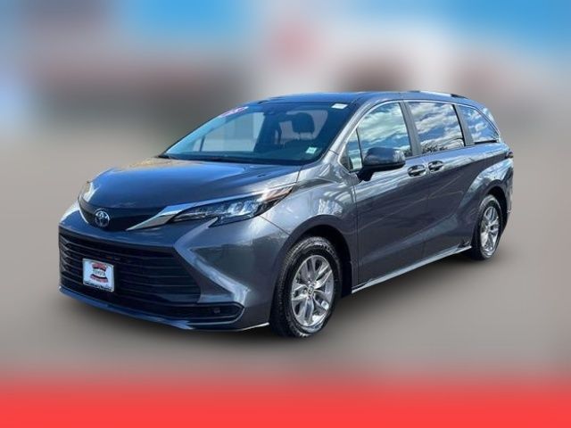 2025 Toyota Sienna LE
