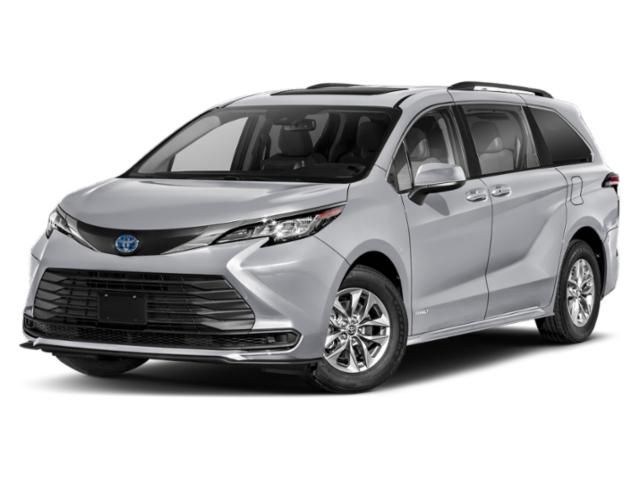 2025 Toyota Sienna LE