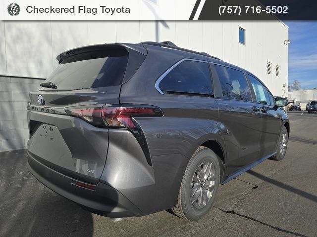 2025 Toyota Sienna LE