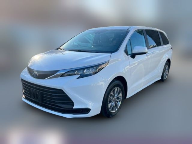 2025 Toyota Sienna LE