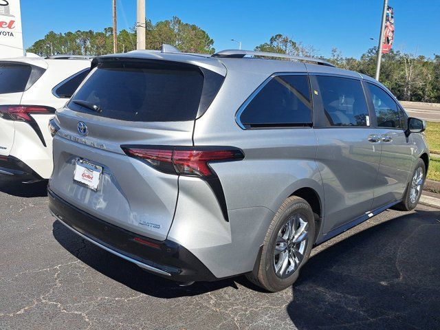 2025 Toyota Sienna Limited