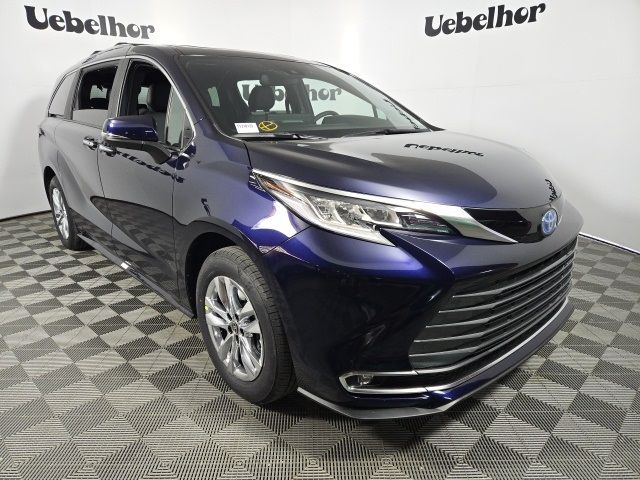 2025 Toyota Sienna Limited