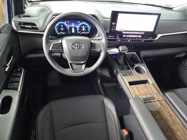 2025 Toyota Sienna Limited