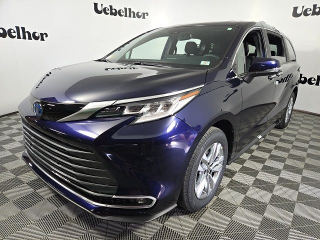 2025 Toyota Sienna Limited