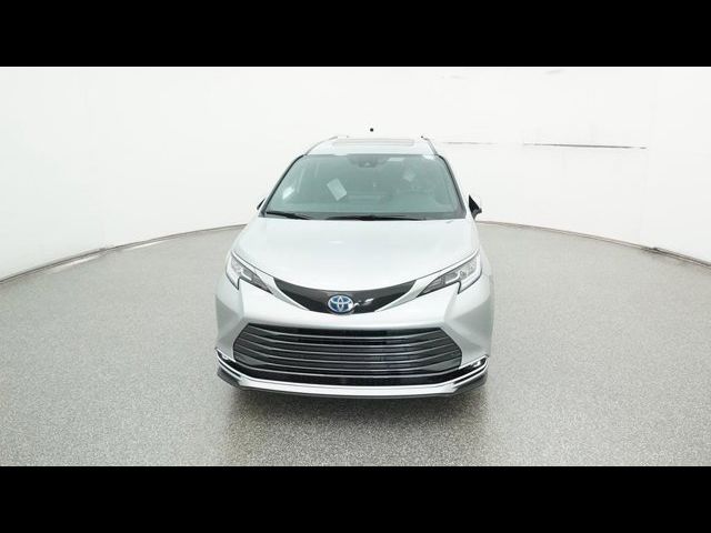 2025 Toyota Sienna Limited