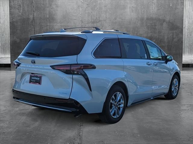 2025 Toyota Sienna Limited