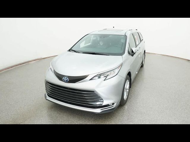 2025 Toyota Sienna Limited