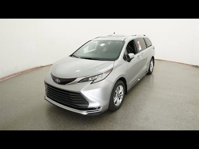 2025 Toyota Sienna Limited