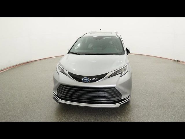 2025 Toyota Sienna Limited