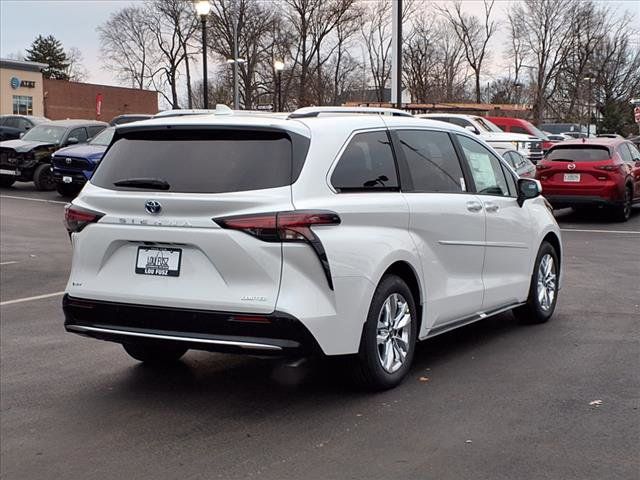 2025 Toyota Sienna Limited