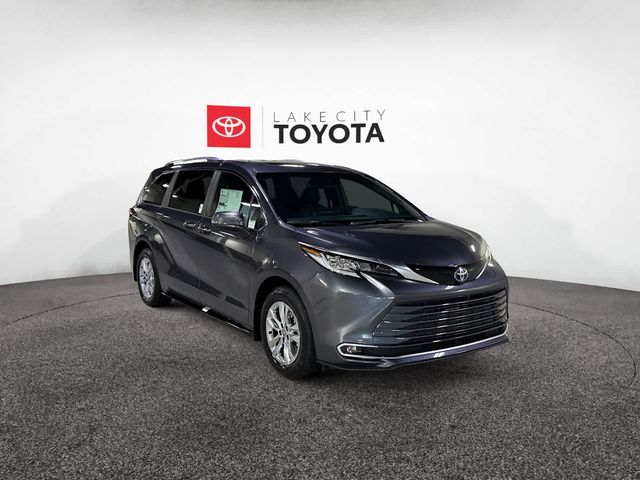2025 Toyota Sienna Limited