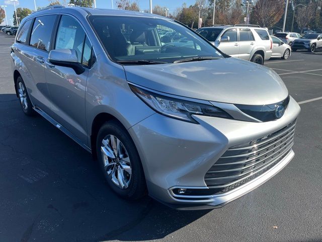 2025 Toyota Sienna Limited