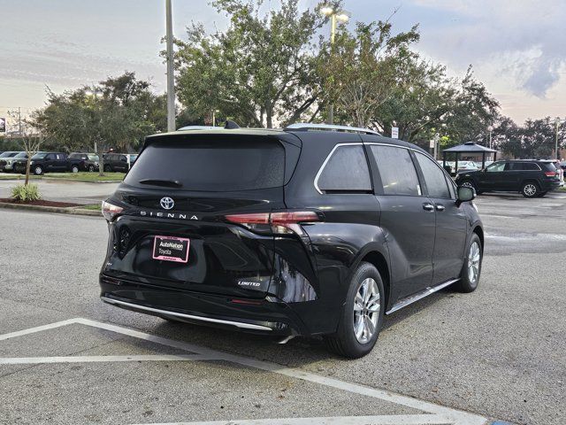 2025 Toyota Sienna Limited