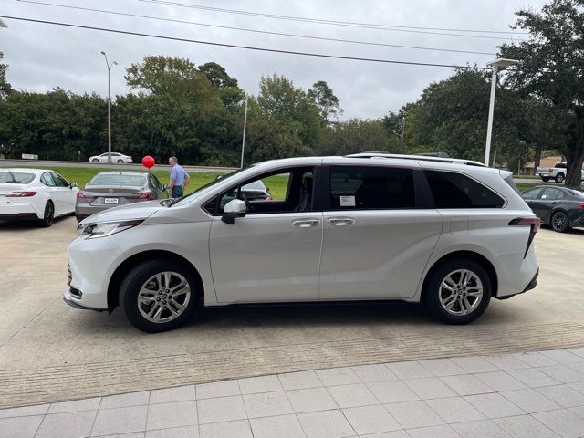 2025 Toyota Sienna Limited