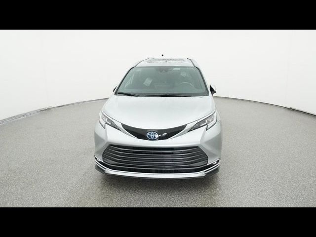 2025 Toyota Sienna Limited