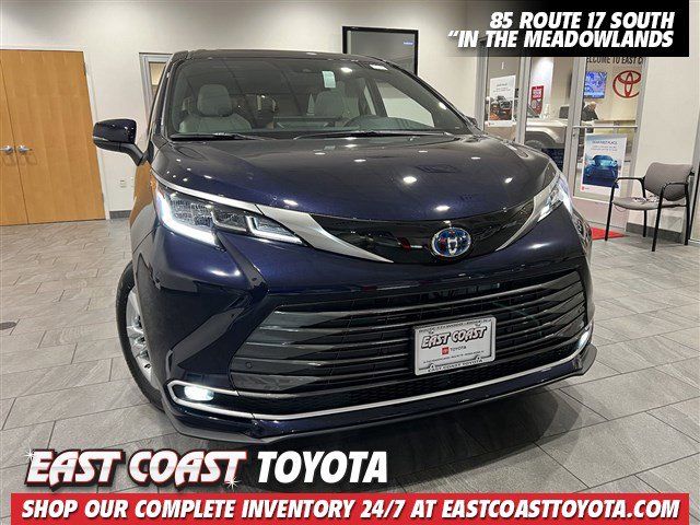 2025 Toyota Sienna Limited