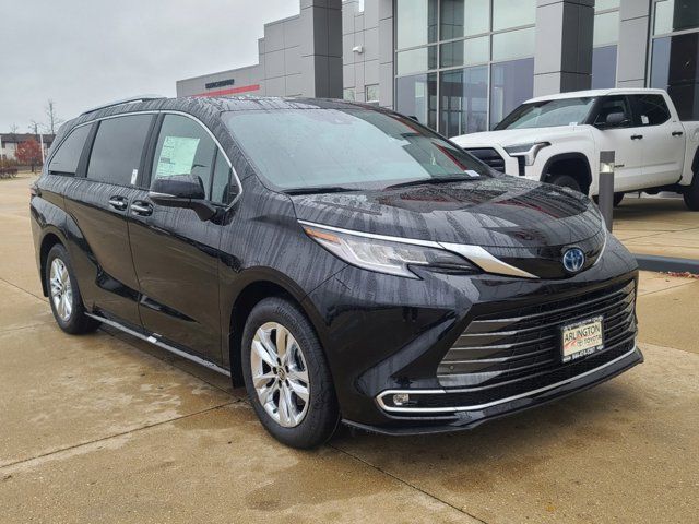 2025 Toyota Sienna Limited