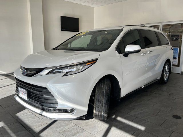 2025 Toyota Sienna Limited