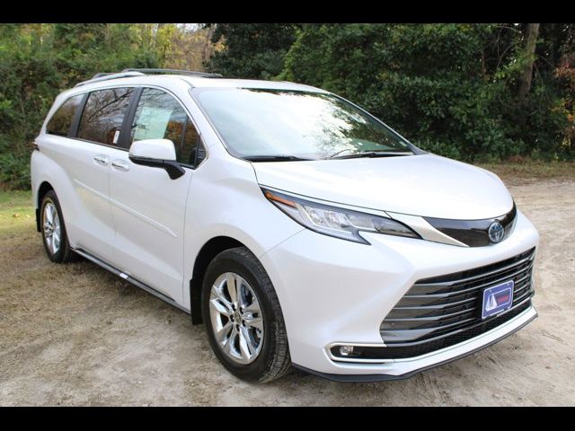 2025 Toyota Sienna Limited