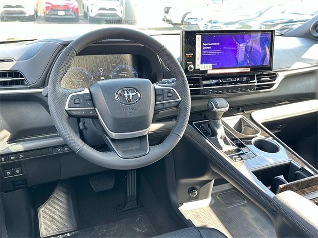 2025 Toyota Sienna Limited