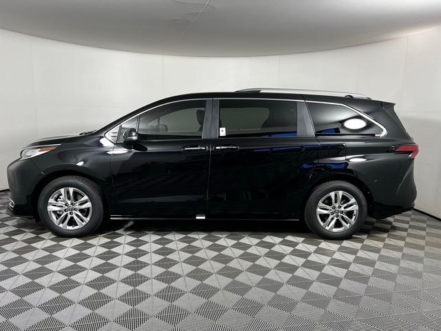 2025 Toyota Sienna Limited