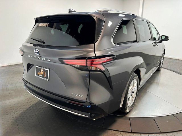 2025 Toyota Sienna Limited
