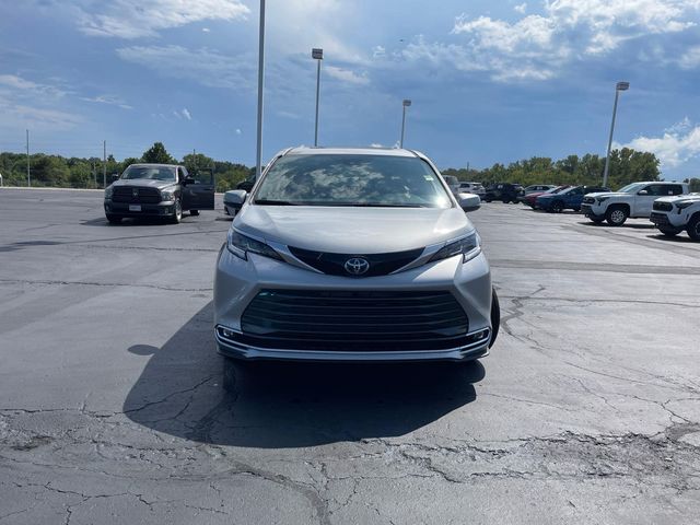 2025 Toyota Sienna Limited