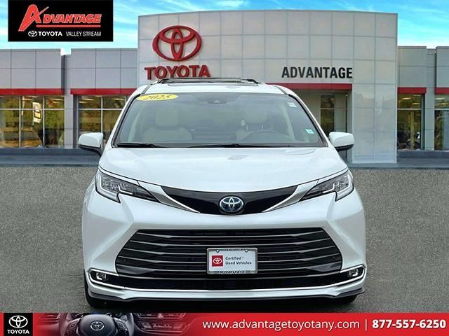 2025 Toyota Sienna Limited