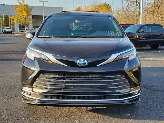 2025 Toyota Sienna Limited