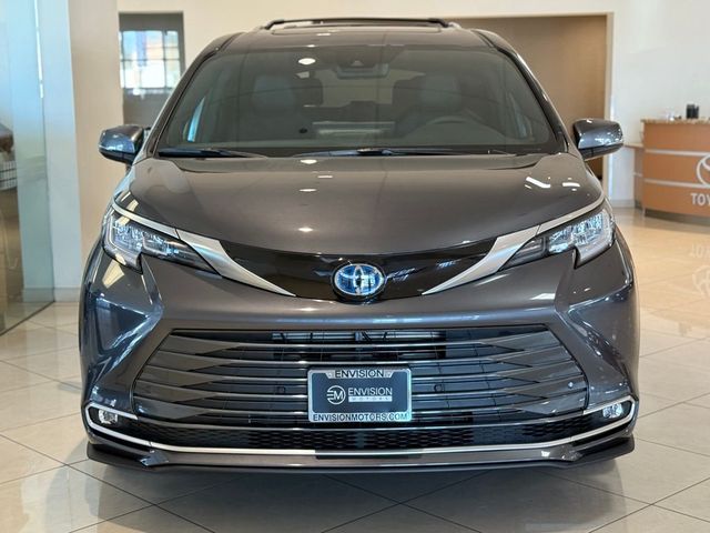 2025 Toyota Sienna Limited