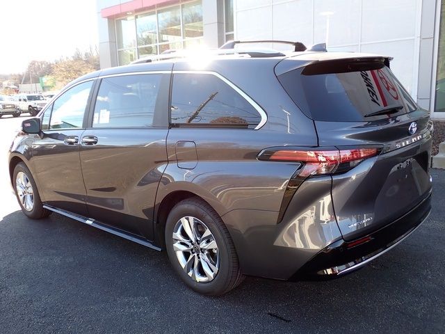 2025 Toyota Sienna Limited