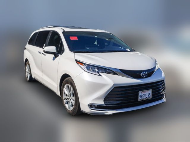 2025 Toyota Sienna Limited