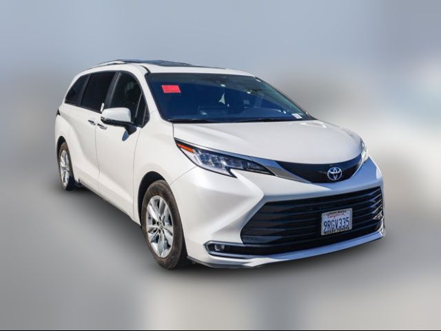 2025 Toyota Sienna Limited